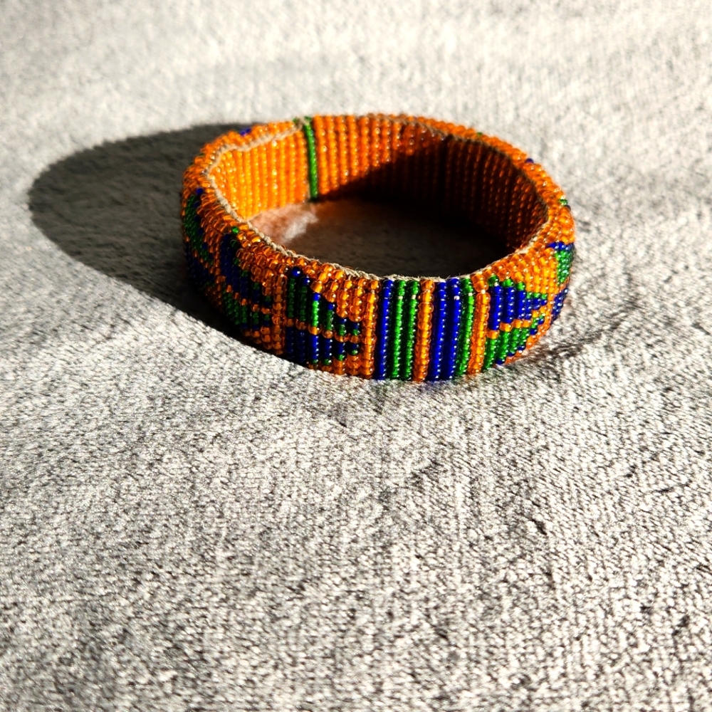 Kenya, Handmade Beaded Woman's Bracelet 3/4 High, 2.5in inner Diameter